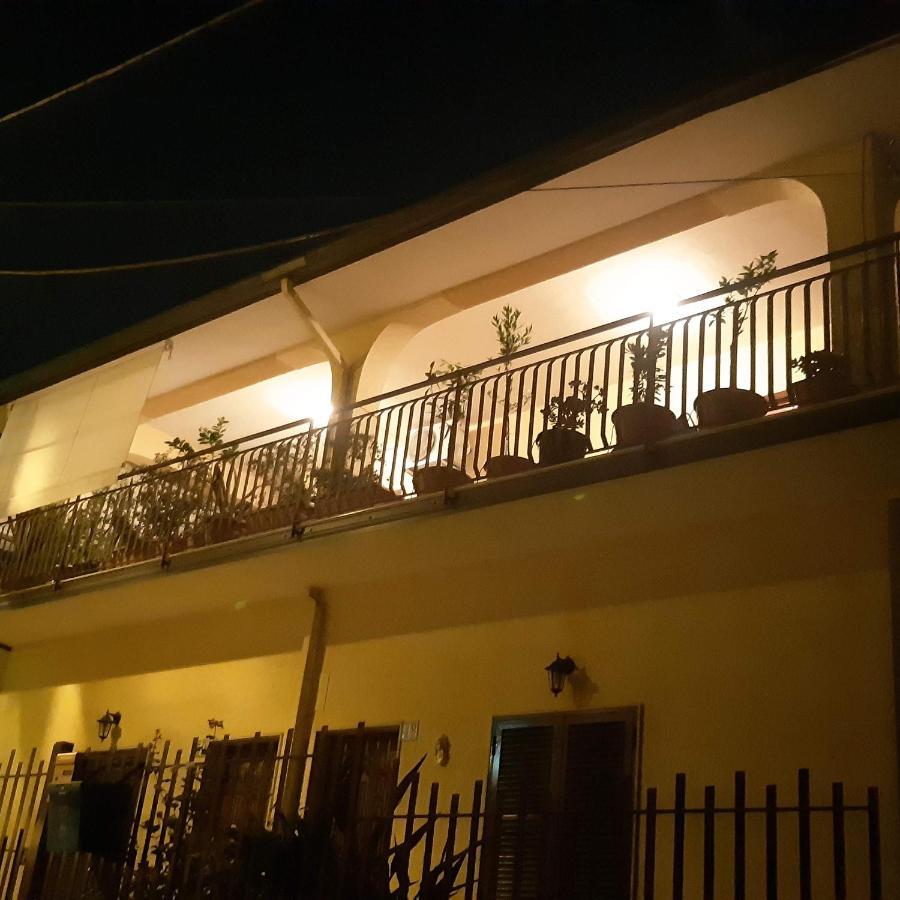 B&B Cesare'S Guests Aci Trezza Exterior photo